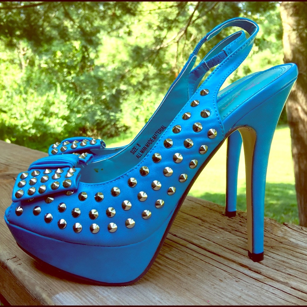 RARE! JustFab MAKEEDA Metal studded peeptoe w/bows